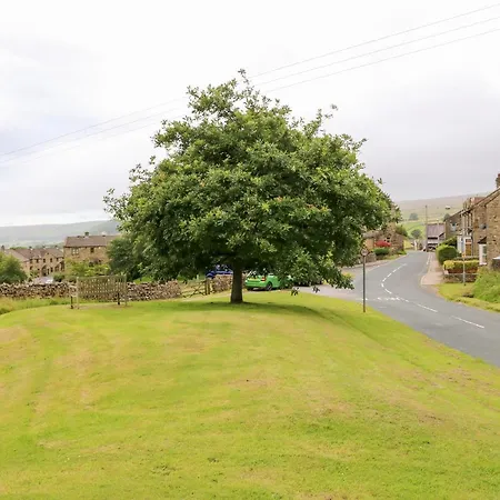 The Old Store, 2 Alpine Terrace Feriehus